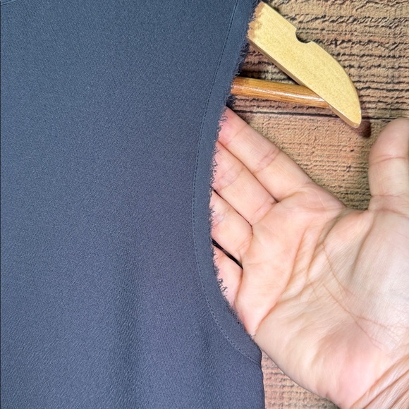 Vince. Sleeveless Shift Dress Raw Neckline Crossover size 0 Gray - Picture 3 of 10